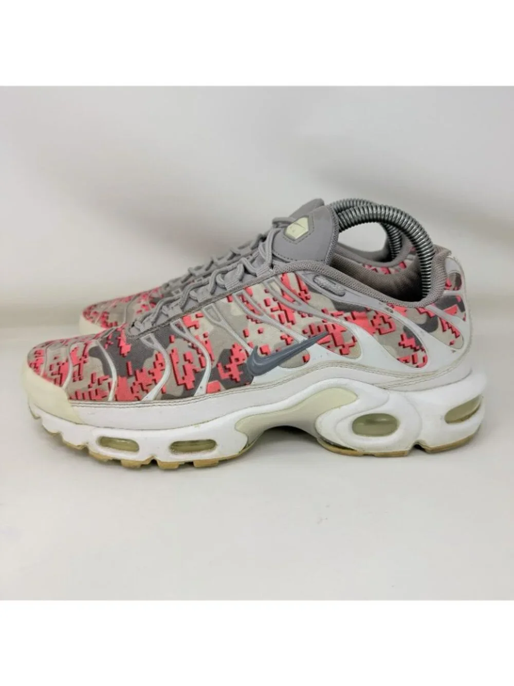 Nike Air Max Plus TN Running Shoes Gray Pink Women’s Size 9